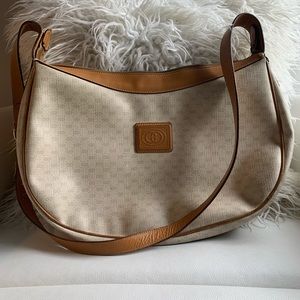 Gucci vintage cross body bag 14”x10”